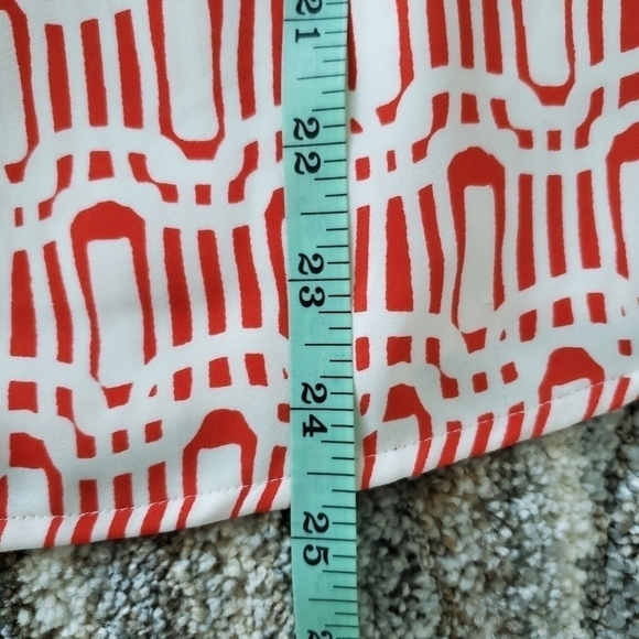 Adrienne Vittadini Beaded neck detail sleveless blouse size small. Good preowned - Picture 6 of 8